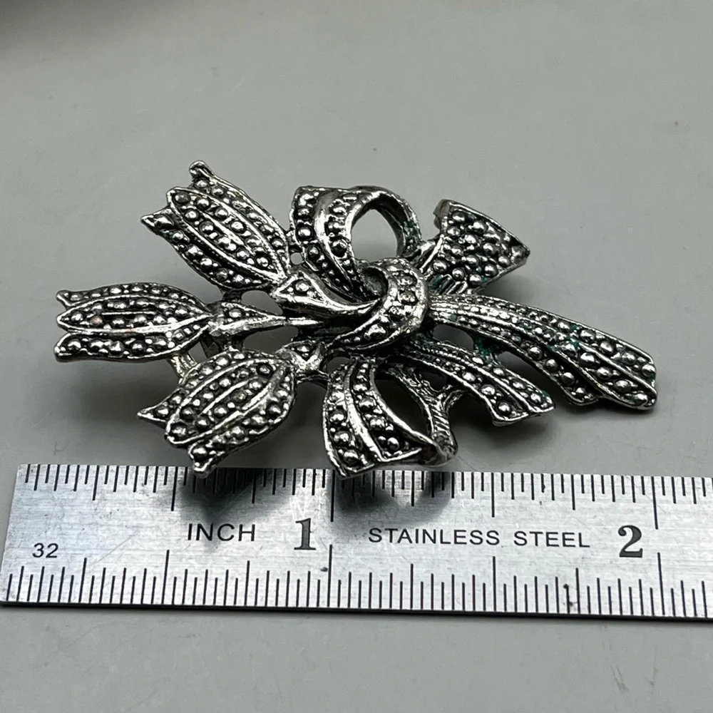 Elegant Vintage Silver Tone Marcasite Style Flower and Bow Brooch
